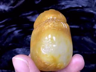 和田玉籽料种类多 最值得收藏的是独籽