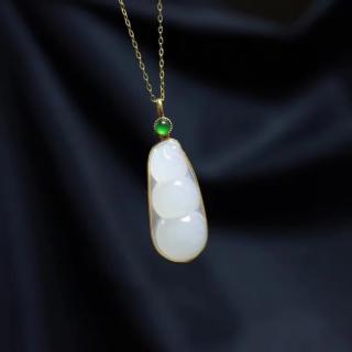 和田玉白玉福豆吊坠18k金包边镶嵌 编号为ysp3