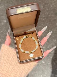 喔莫…和田玉竹节手链也泰piu亮辣🫧✨